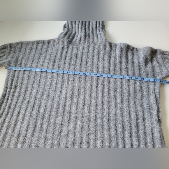 HYFVE Wide Ribbed Turtleneck Oversized Sweater Grey Small NWT - Picture 7 of 8